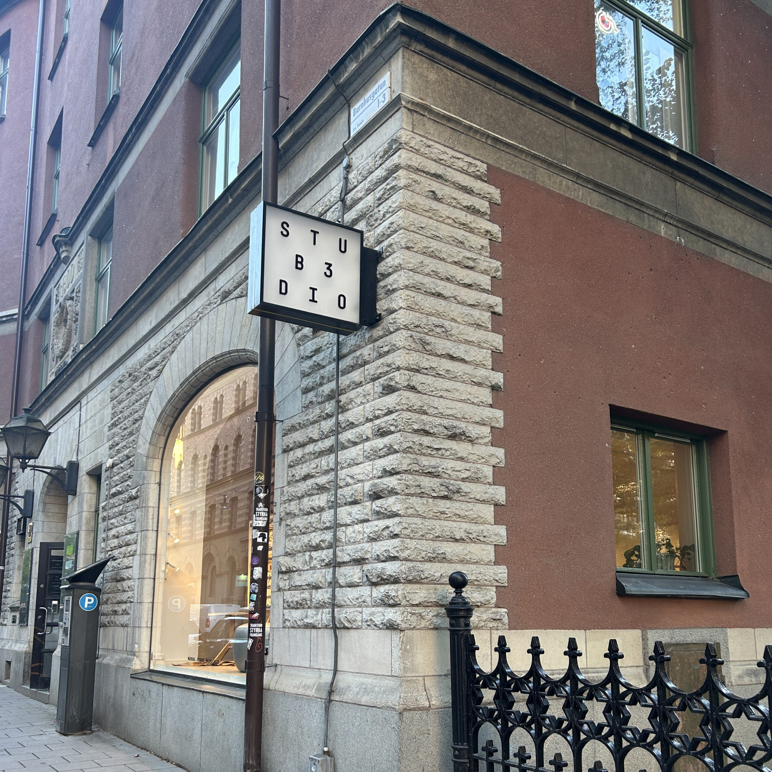 showroom, möbler för offentlig miljö, förvaring, källsortering